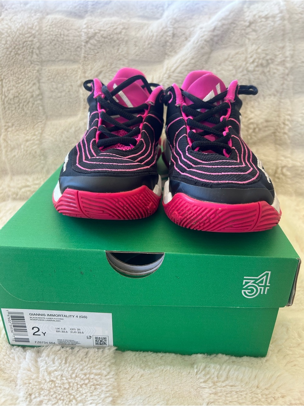 Nike Kids Black & Pink Basketball Sneakers with White Accents Size 2Y